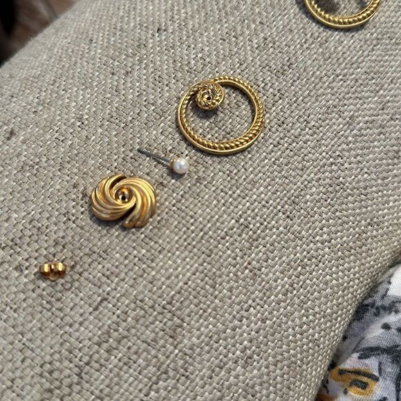 Vintage 1980’s  Avon BUILD-A-LOOK CONVERTIBLE EARRINGS - Picture 3 of 3